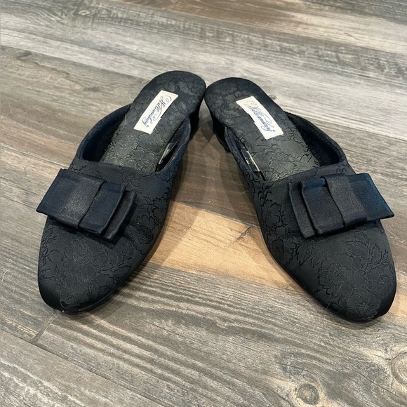 Williamsburg Women Sz 7 Latchet Satin Brocade 18th Century Shoe Reenactment - Picture 1 of 5